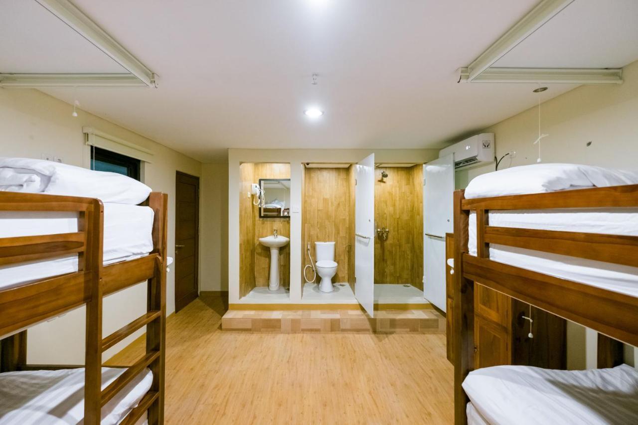 Caroline Hostel Canggu Екстериор снимка