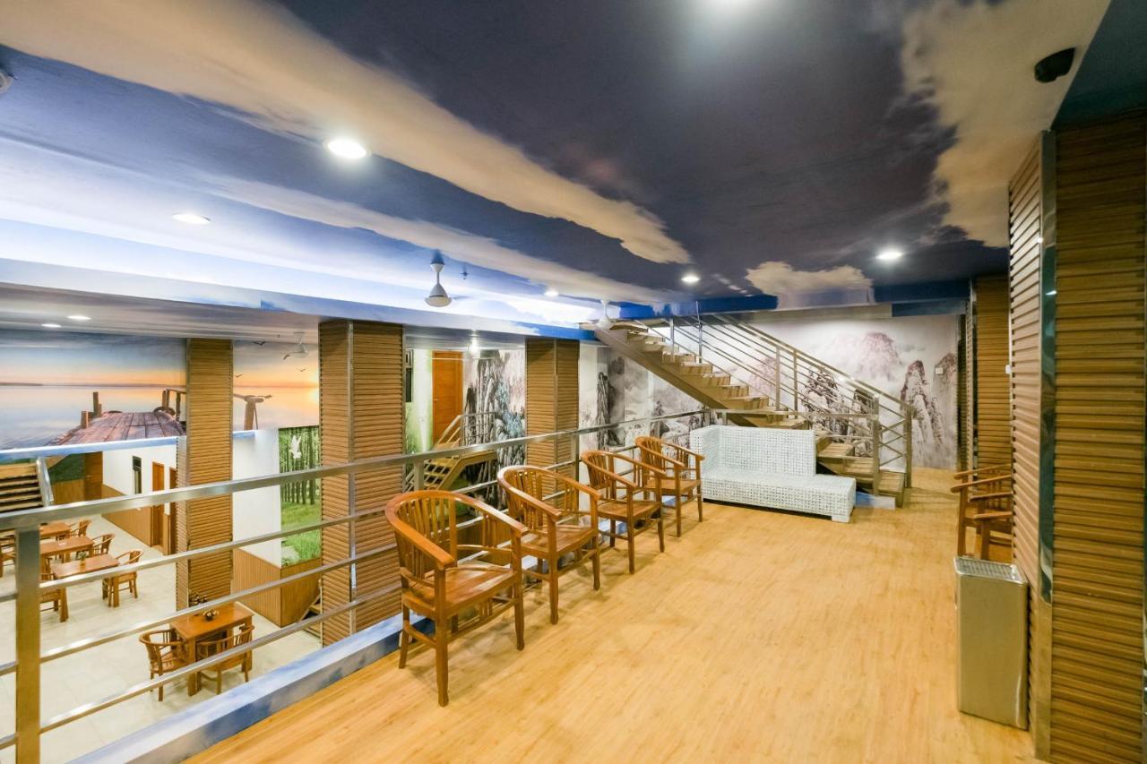 Caroline Hostel Canggu Екстериор снимка